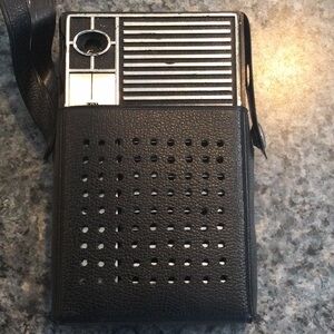 Vintage Falcon solid state 14 transistor pocket radio. 1960-70’s. Works.